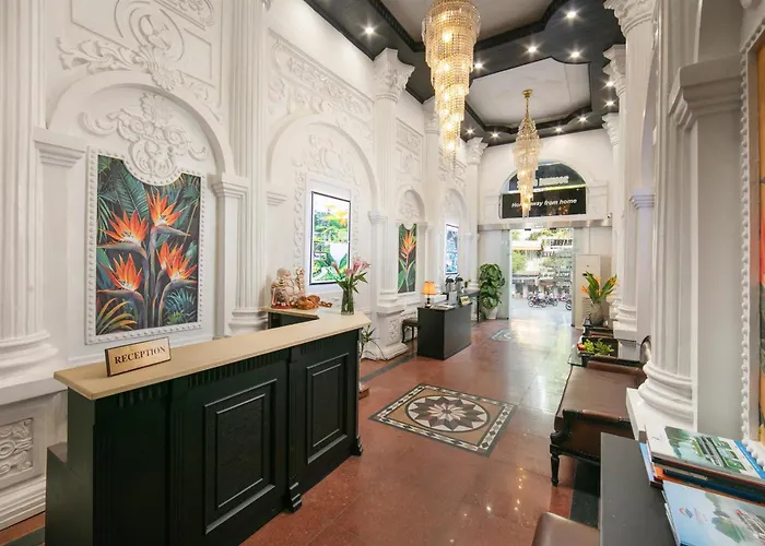 Cheap hotel: Old Quarter Charm Hotel